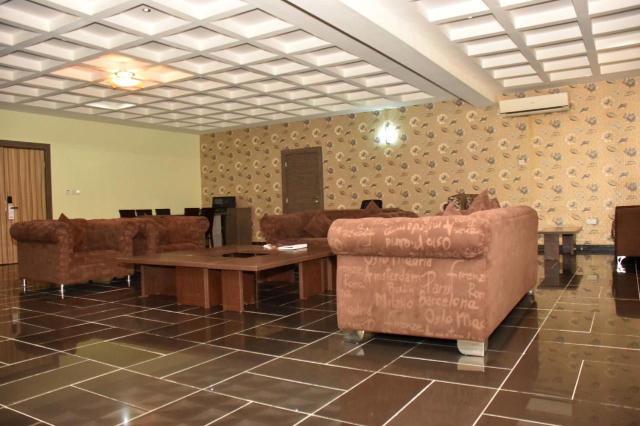 Best Western Plus Elomaz Hotel Asaba Buitenkant foto