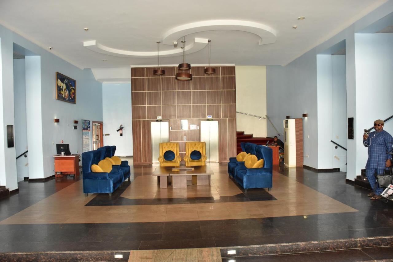 Best Western Plus Elomaz Hotel Asaba Buitenkant foto