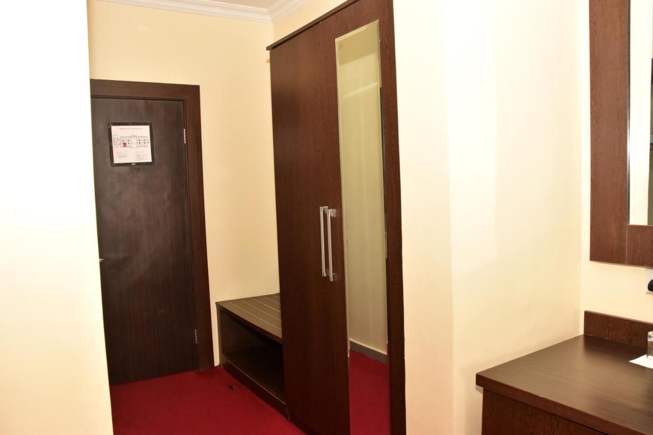 Best Western Plus Elomaz Hotel Asaba Buitenkant foto