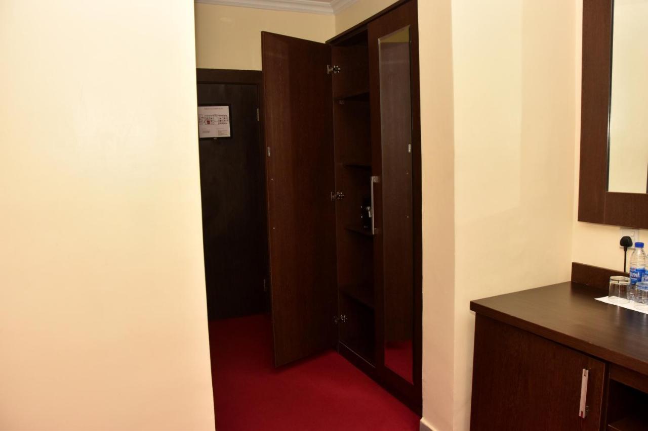 Best Western Plus Elomaz Hotel Asaba Buitenkant foto