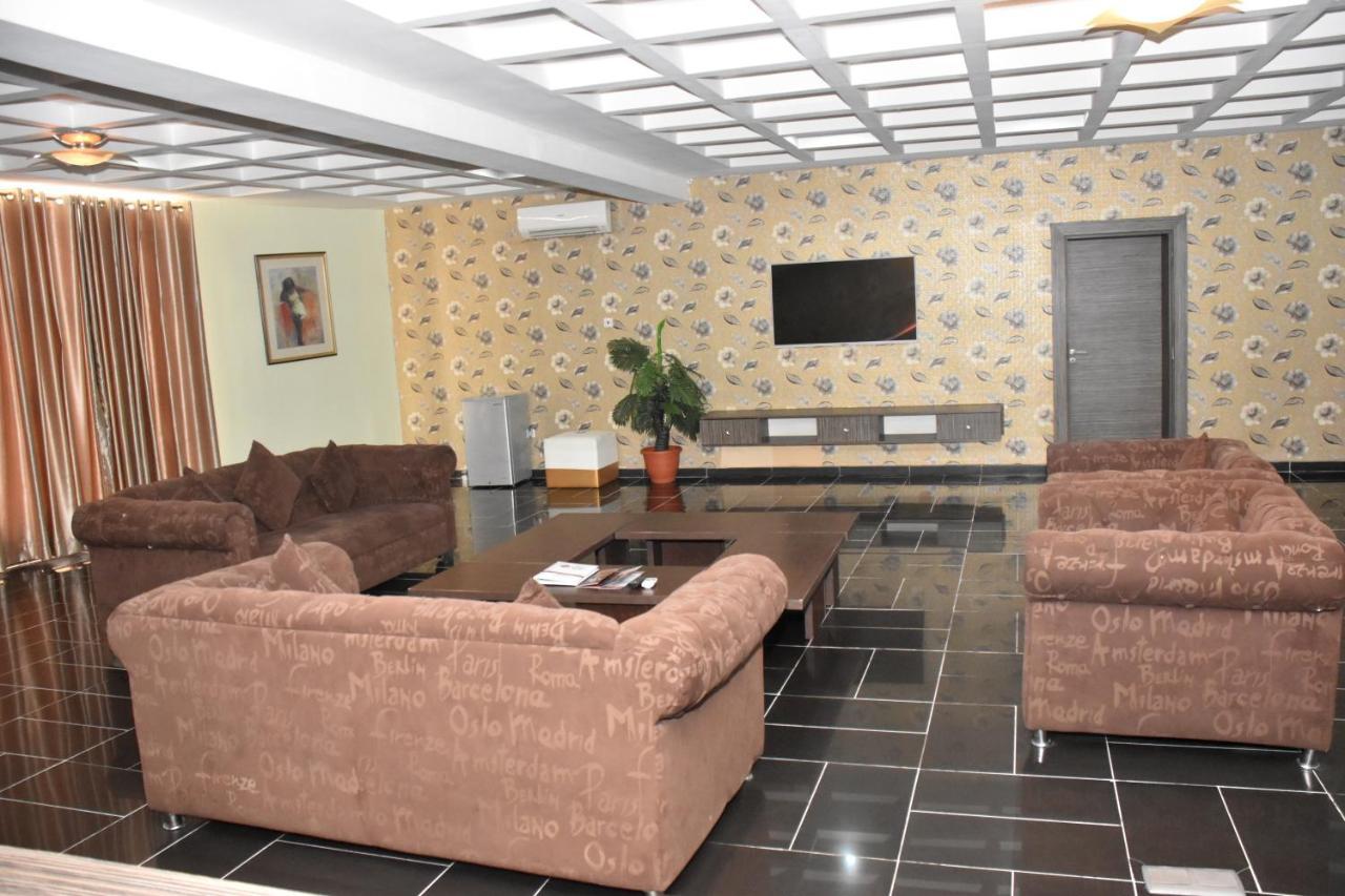 Best Western Plus Elomaz Hotel Asaba Buitenkant foto