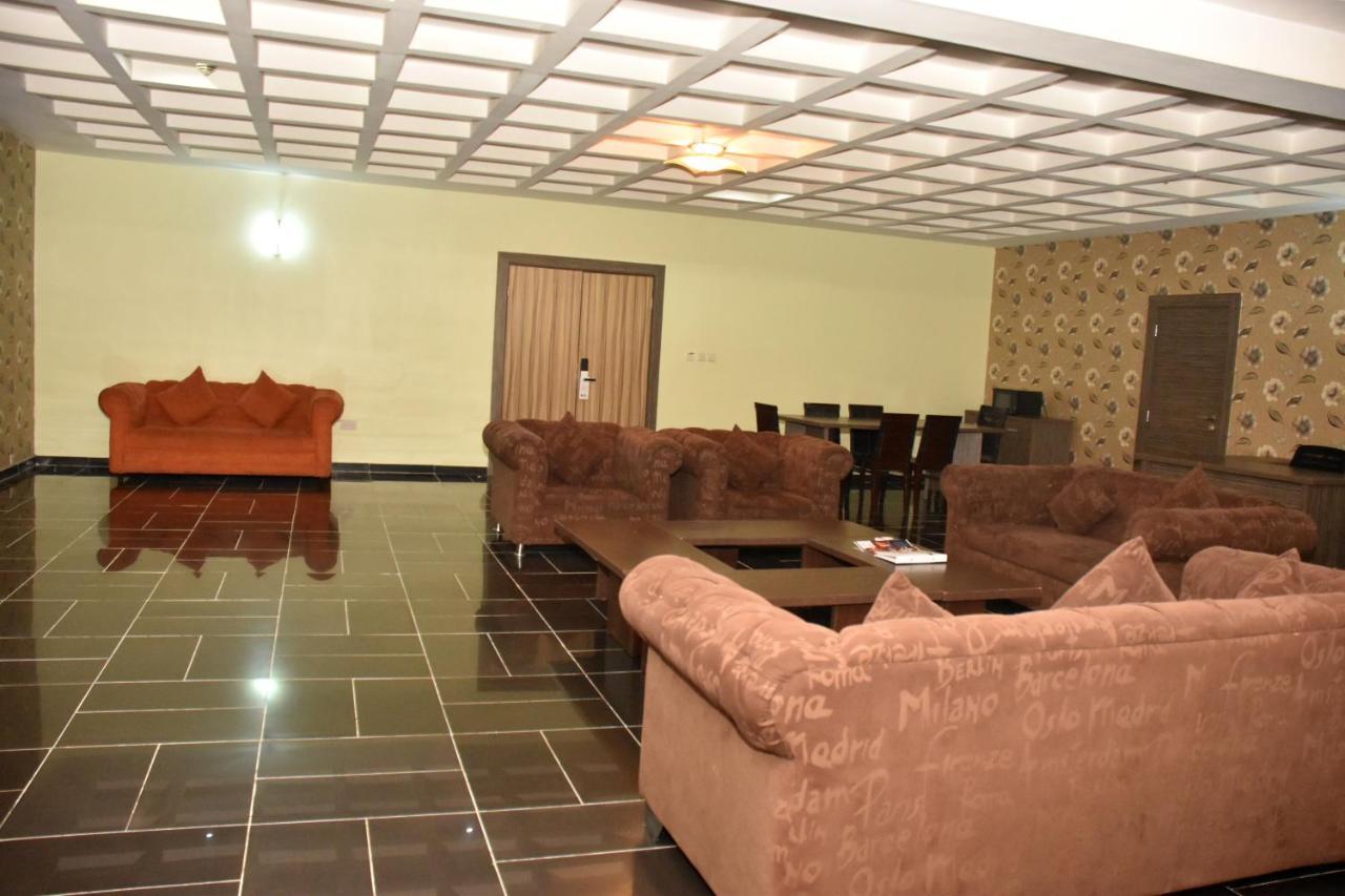 Best Western Plus Elomaz Hotel Asaba Buitenkant foto