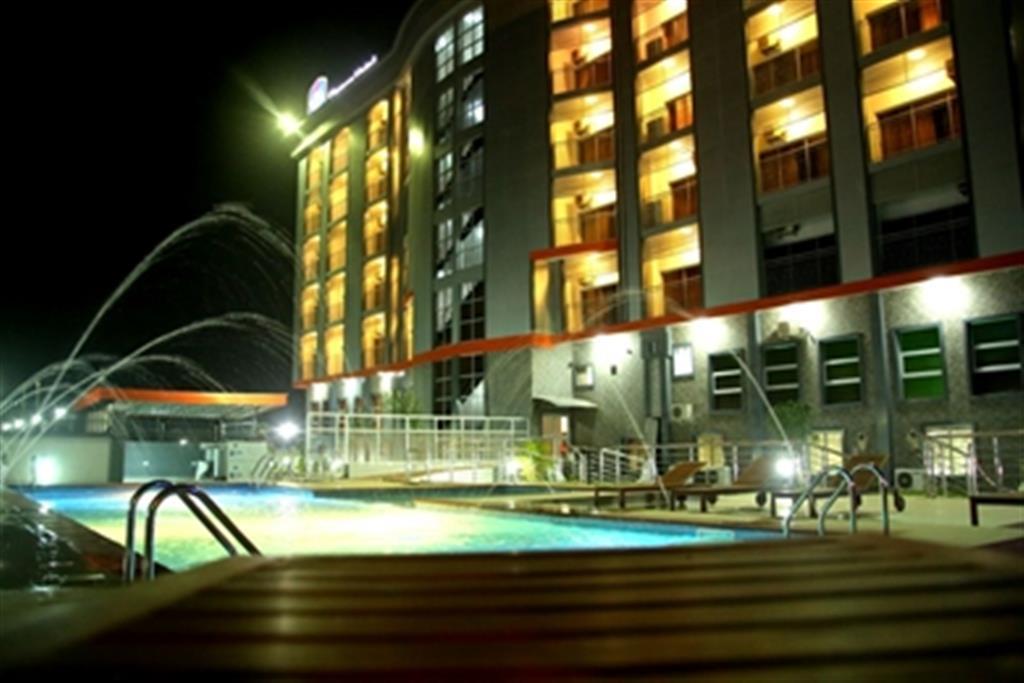 Best Western Plus Elomaz Hotel Asaba Buitenkant foto